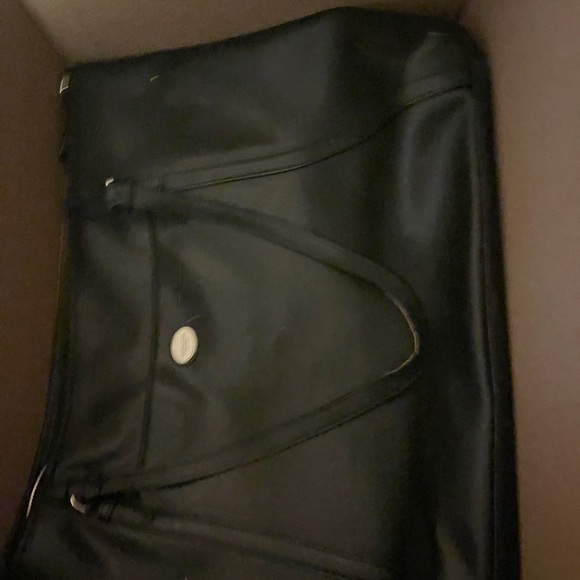 Coach purses. Straps need to e repaired - Picture 4 of 6